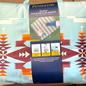 NWT Pendleton Packable Picnic blanket